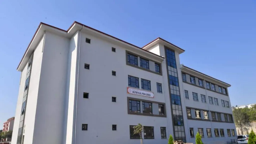 Altıeylül Fen Lisesi fotoğrafı
