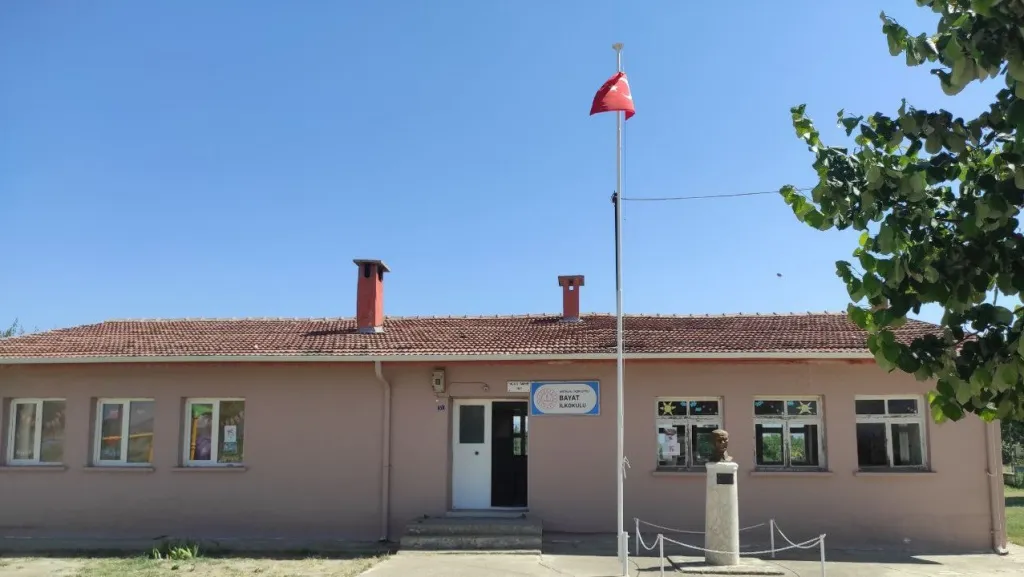 Bayat İlkokulu