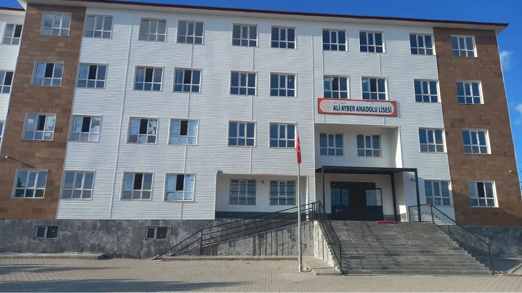 Ali Ayber Anadolu Lisesi