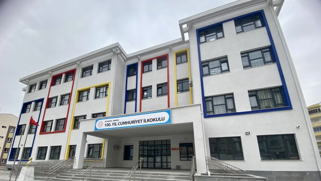 100. Yıl Cumhuriyet İlkokulu fotoğrafı