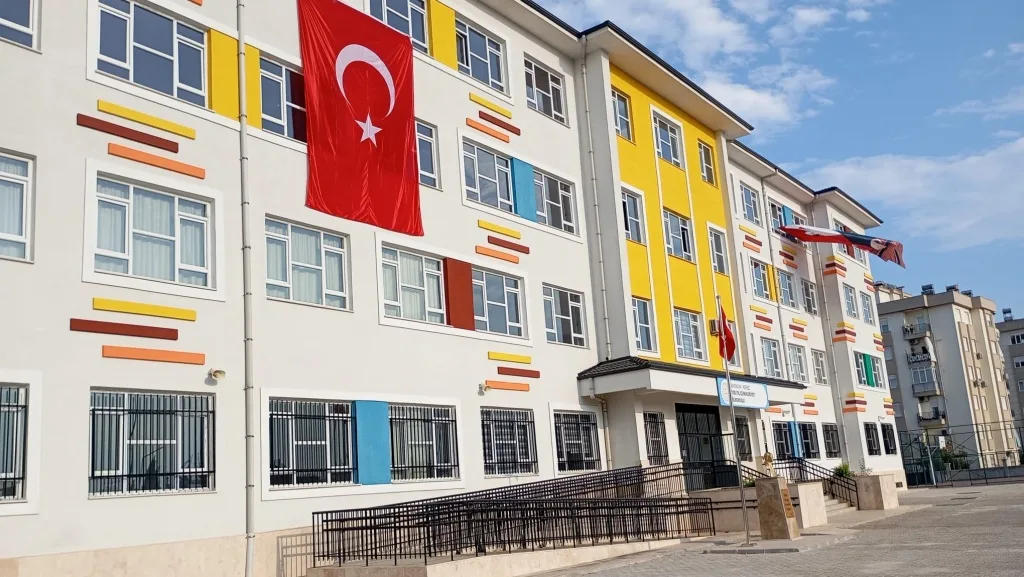 100. Yıl Cumhuriyet İlkokulu fotoğrafı