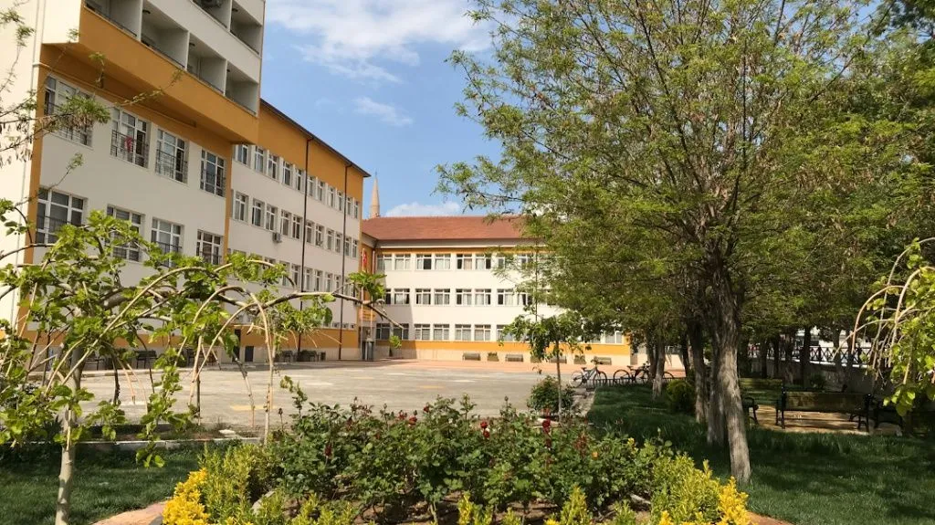 Uluırmak Turizm Mesleki Ve Teknik Anadolu Lisesi fotoğrafı