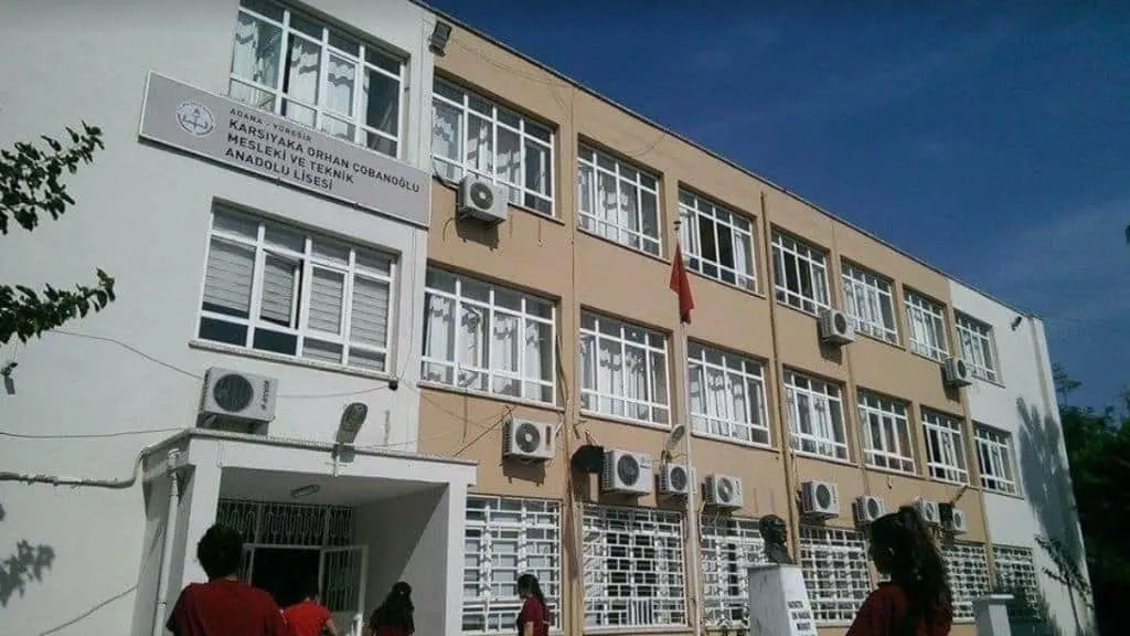 Karşıyaka Orhan Çobanoğlu Kız Mesleki Ve Teknik Anadolu Lisesi fotoğrafı