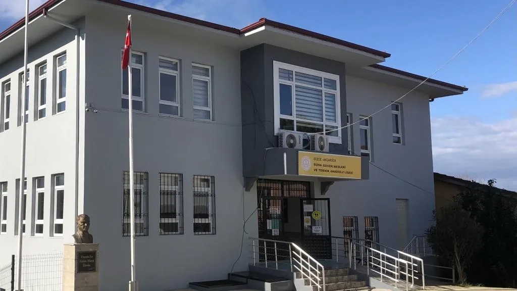 Akçakoca Süha Güven Turizm Mesleki Ve Teknik Anadolu Lisesi fotoğrafı