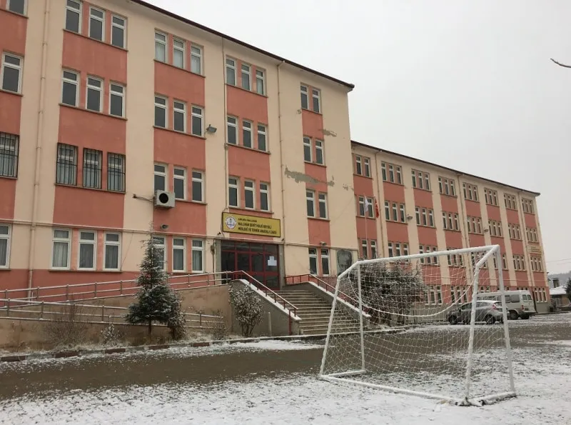 Nallıhan Şehit Hulki Beydili Mesleki Ve Teknik Anadolu Lisesi