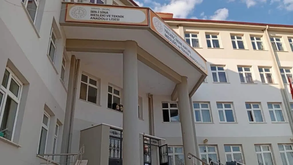Yalvaç İbn-i Sina Mesleki Ve Teknik Anadolu Lisesi fotoğrafı
