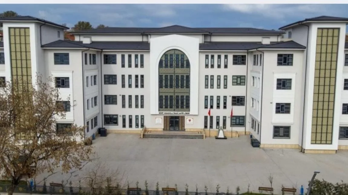 İzmit Lisesi fotoğrafı