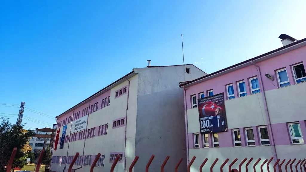 Reha Alemdaroğlu Anadolu Lisesi fotoğrafı