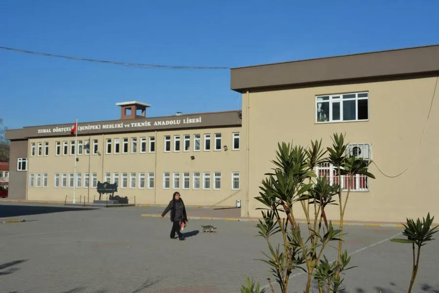 Zuhal (Dörtçelik) Şenipek Mesleki Ve Teknik Anadolu Lisesi fotoğrafı