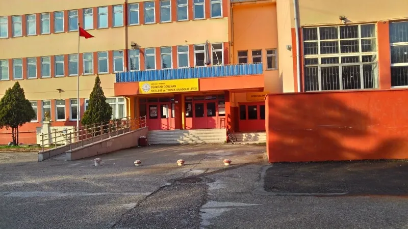 Türközü Oğuzhan Mesleki Ve Teknik Anadolu Lisesi