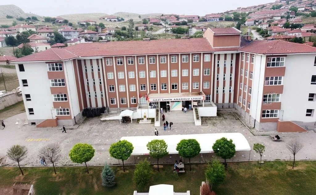 Gazi Şahin Anadolu Lisesi fotoğrafı
