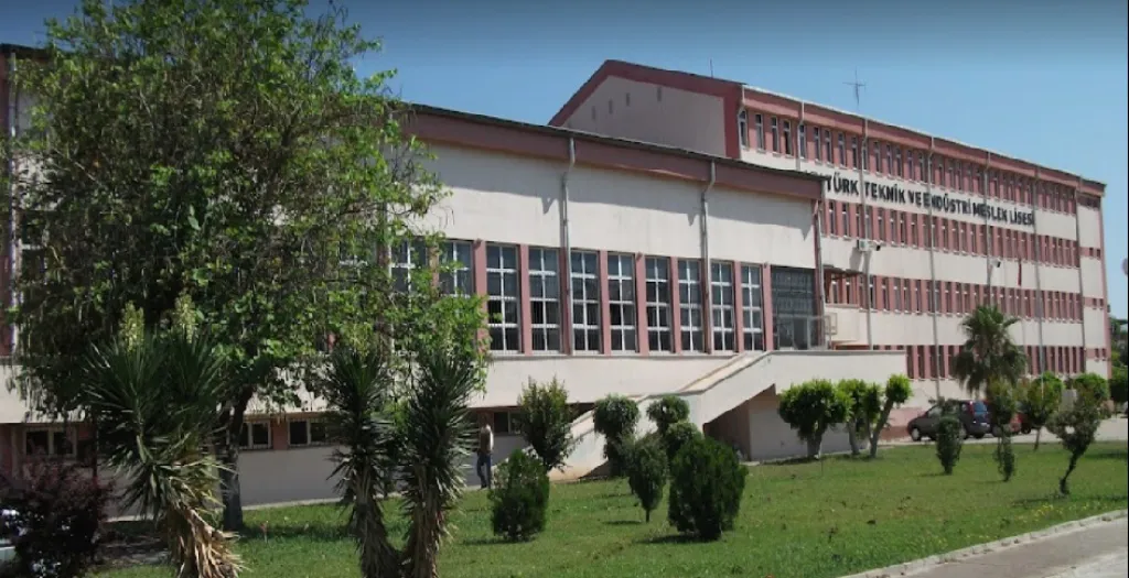 Atatürk Mesleki Ve Teknik Anadolu Lisesi