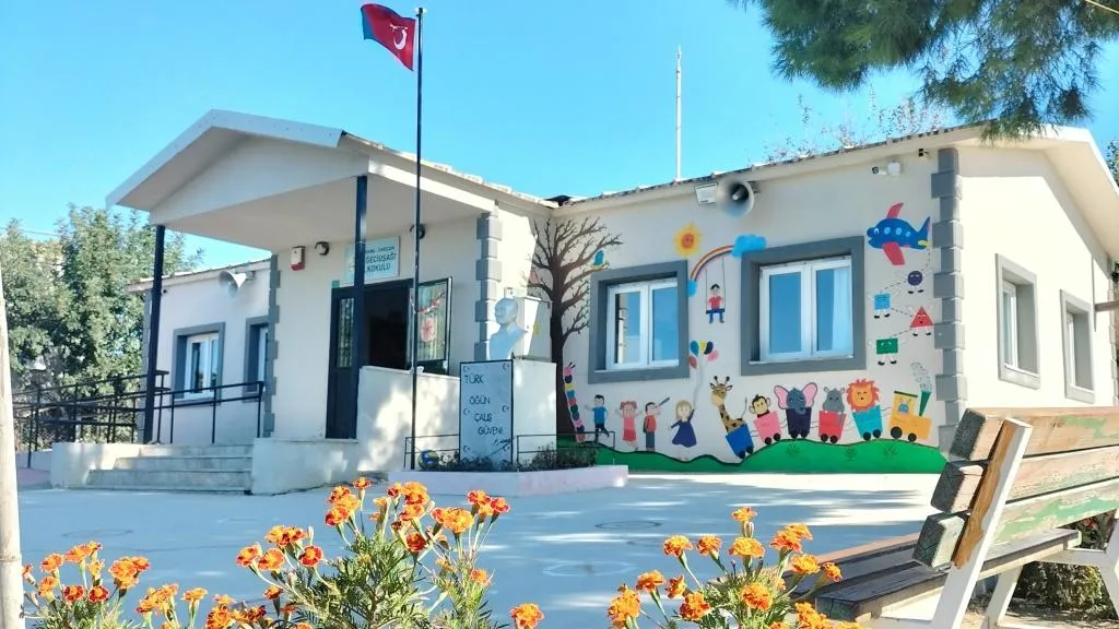 Eğeciuşağı İlkokulu