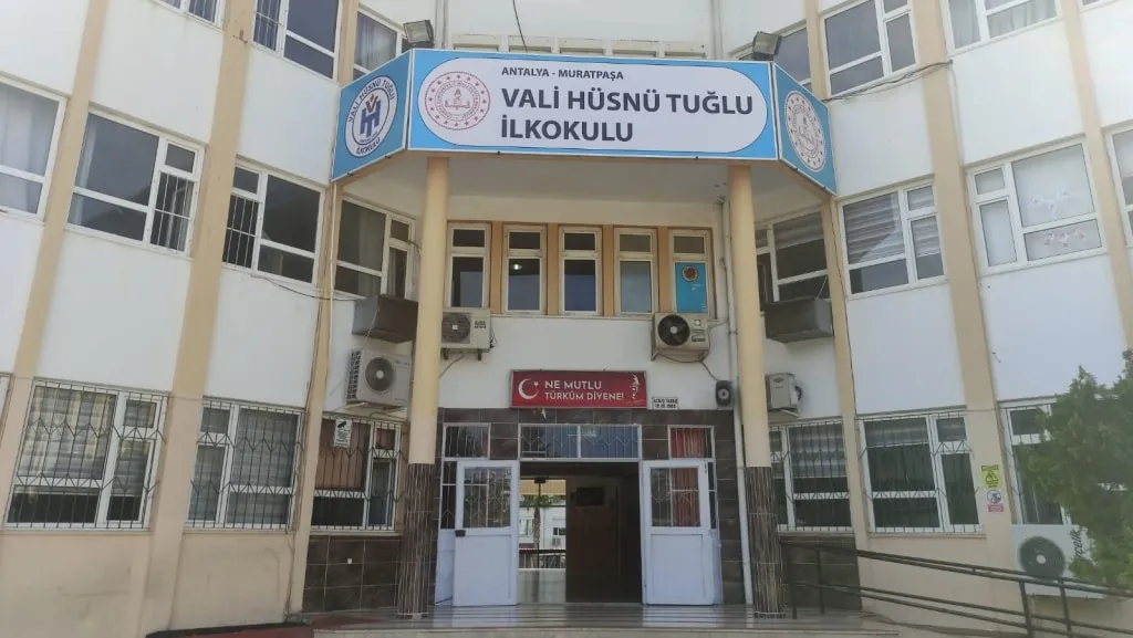 Vali Hüsnü Tuğlu İlkokulu