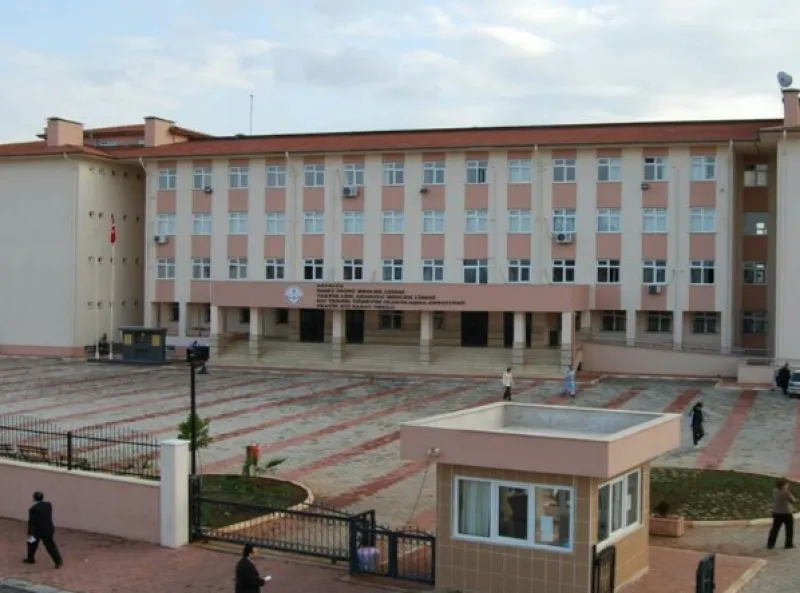 İsmet İnönü Mesleki Ve Teknik Anadolu Lisesi fotoğrafı