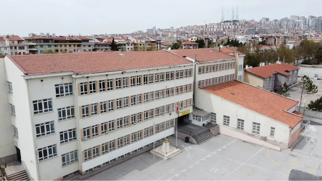 Yahya Kemal Beyatlı Anadolu Lisesi fotoğrafı