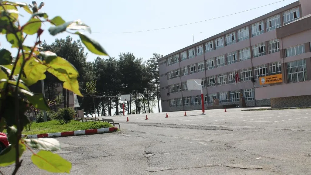 Piri Reis Ticaret Mesleki Ve Teknik Anadolu Lisesi fotoğrafı