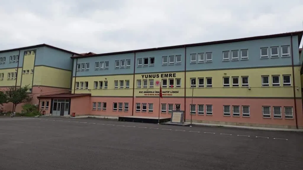 Yunus Emre Kız Anadolu İmam Hatip Lisesi fotoğrafı