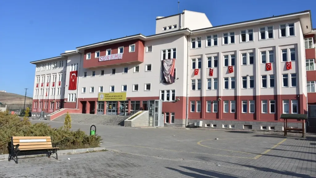 Pursaklar Kız Mesleki Ve Teknik Anadolu Lisesi fotoğrafı