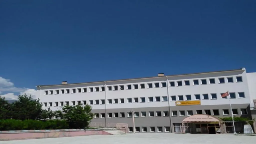 Kız Mesleki Ve Teknik Anadolu Lisesi fotoğrafı