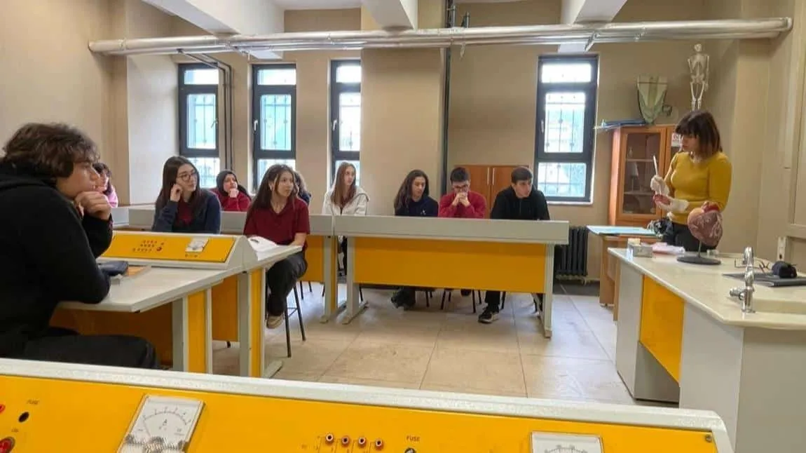 Şehit Öğretmen Necmeddin Kuyucu Anadolu Lisesi fotoğrafı