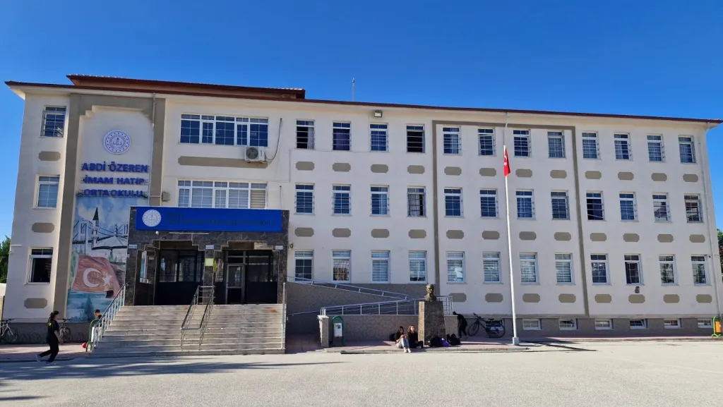 Abdi Özeren İmam Hatip Ortaokulu